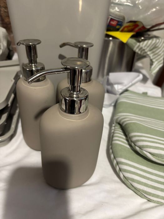 3 conjuntos casa de banho/wc completos novos