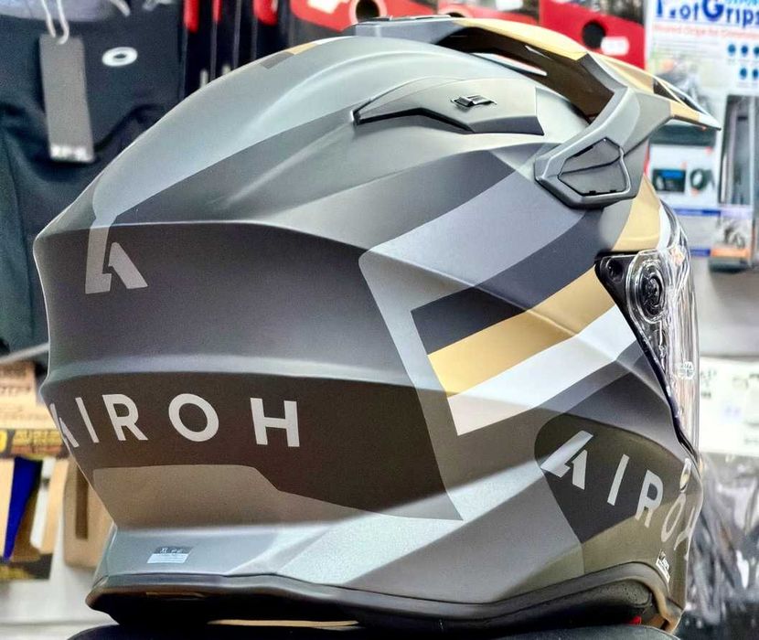 Capacete NOVO Airoh Commander 2 Doom Gold (38% Desconto) Em XS e 3XL