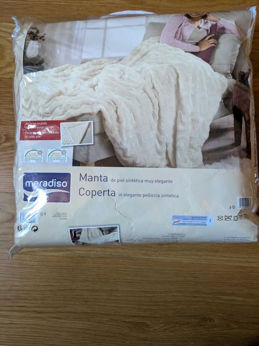 Manta de pele sintética Meradiso NOVA