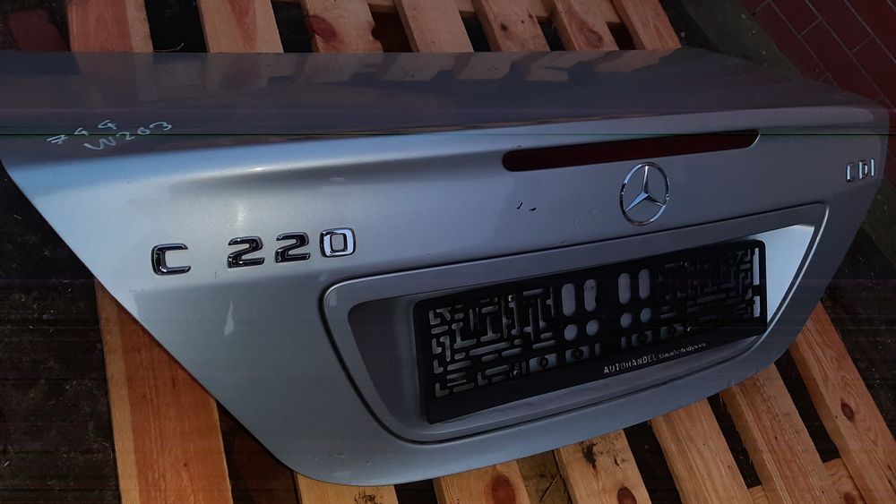 Lak. 744 Mercedes C w203 sedan kompletną klapa