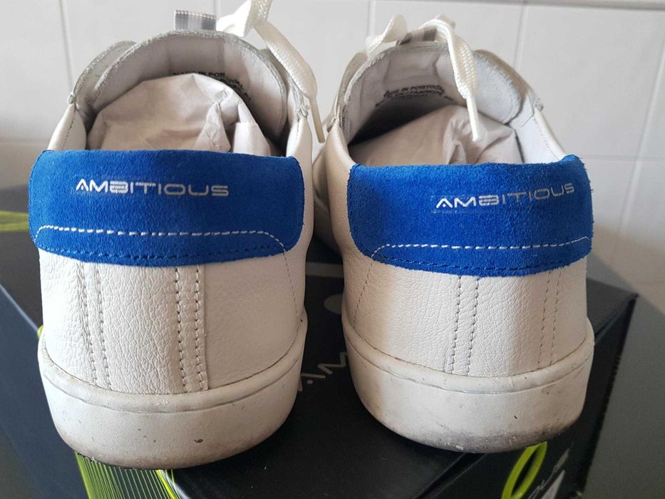 Sapatilhas Ambitious tamanho 42