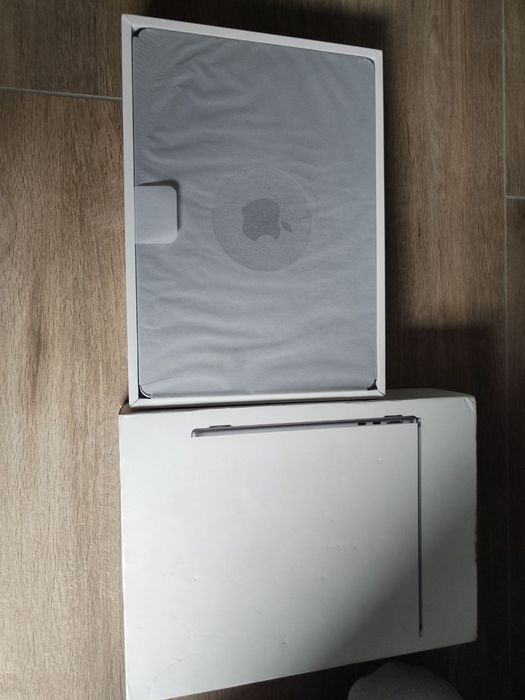 Nowy macbook Air 13.6 A2681 16/512gb