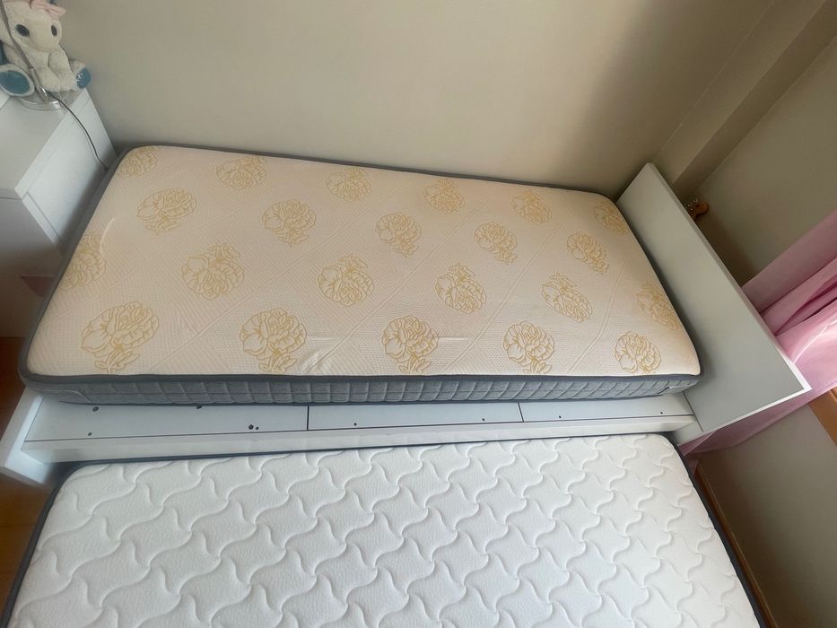 Cama menina usada, com colchão