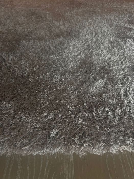 Tapete cinzento para sala e/ou  quarto 300€ Medidas 230 cms x 320 cms