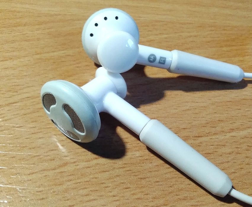 MOTOROLA SYN 1308A, Stereofoniczne słuchawki przewodowe, białe.