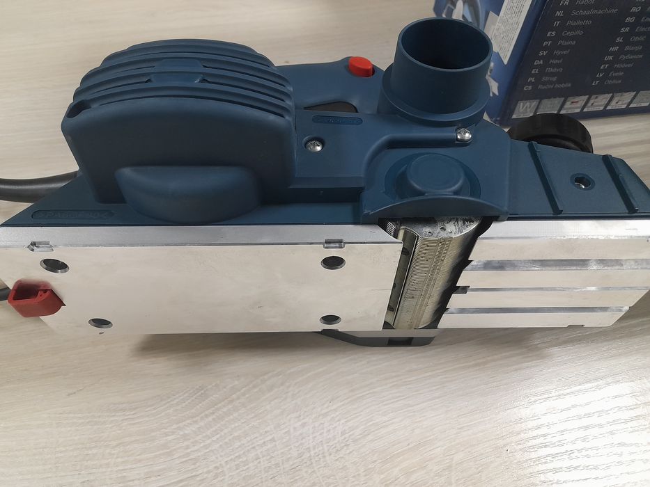 Рубанок Bosch 15 - 82.