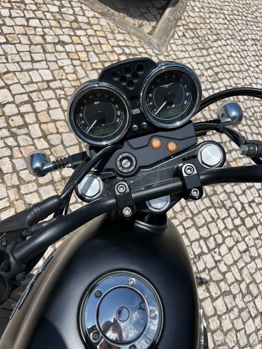 Moto Guzzi V7 Stone, excelente estado, à venda em Lagos