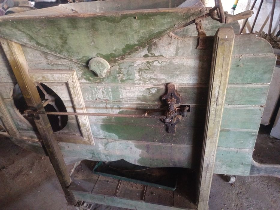 Vende se tarara usada