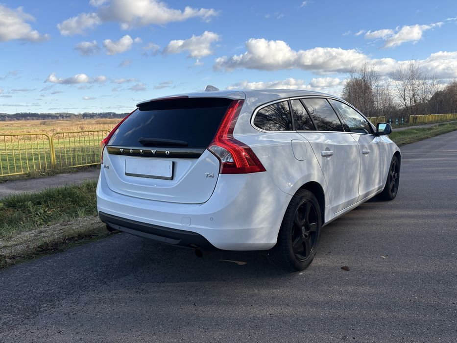 Volvo V60 1.6 Turbo Automat Ideał