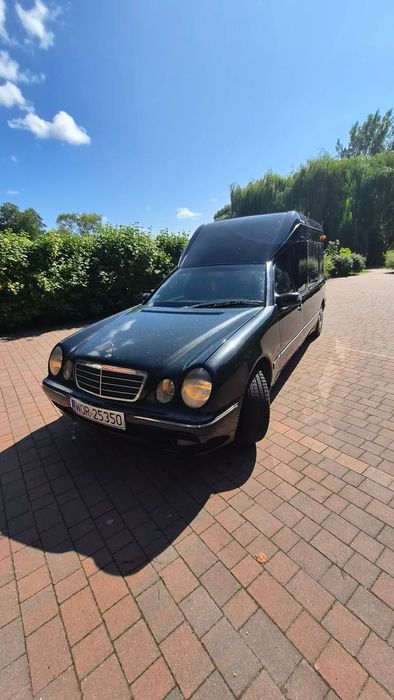 Mercedes-Benz Klasa E Karawan Pogrzebowy Mercedes E-klasa