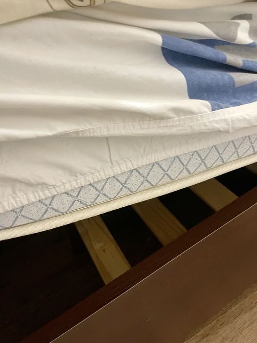 Продам кровать с матрасом