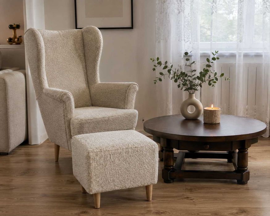 Fotel Uszak Boho Relax Corner z podnóżkiem plus poduszki ,kwiaty .
