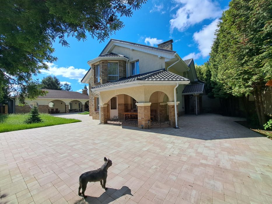 Продаж елітного будинку під Києвом  в закритому Котеджному містечку