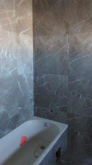 trolha e Pintor assentamento de azulejo tijoleira  e pintura