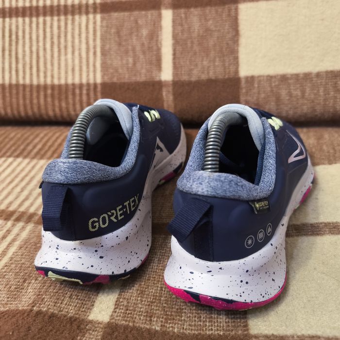Жіночі кросівки Nike trail gore-tex