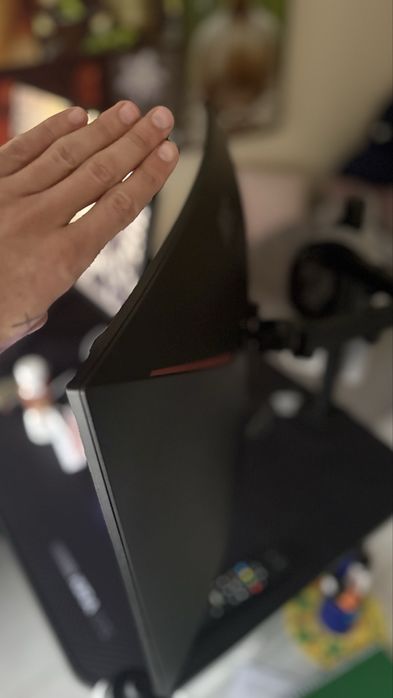 Vendo monitor aoc 27 Curvo 144hz