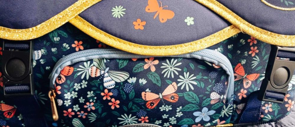 Dziewczęcy tornister kwiaty motylki
