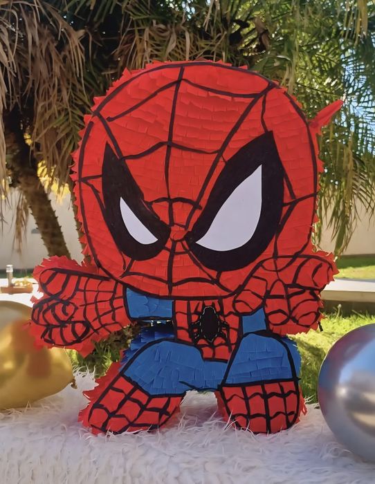 Vendo pinhatas Artesanais originais . Diversão para festas