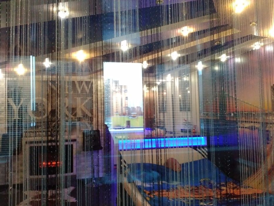 2 комнатная - 5 спальных мест - смежная с камином начало Троещины!