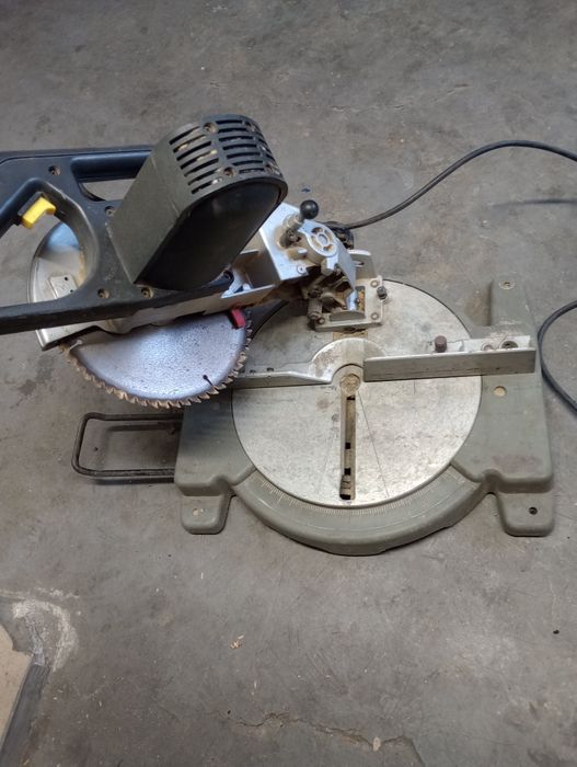 Sprzedam piłę ukośnice