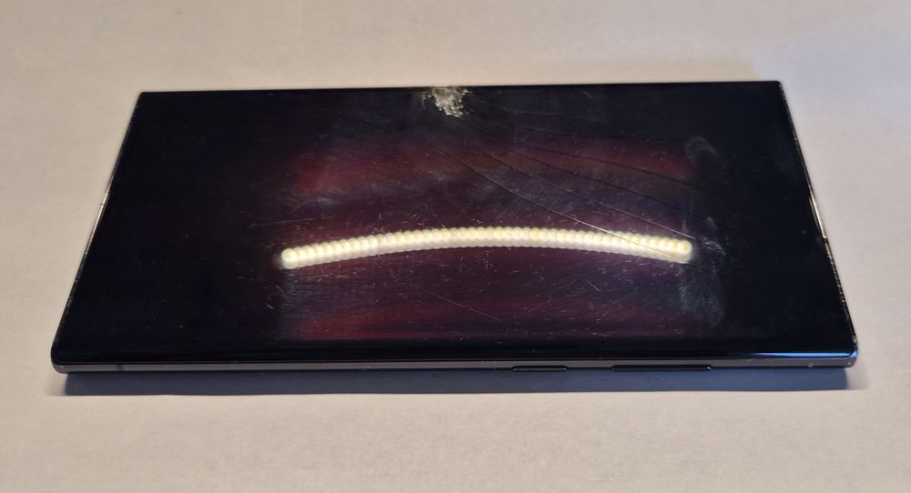 Samsung Galaxy S22 Ultra Black – korpus/ramka z tacką SIM i przyciskami, ekran uszkodzony