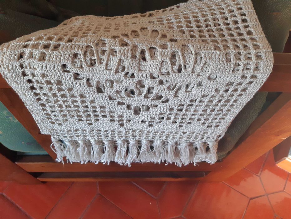 Naperon artesanato vintage, 1 metro e 92cm, como novo