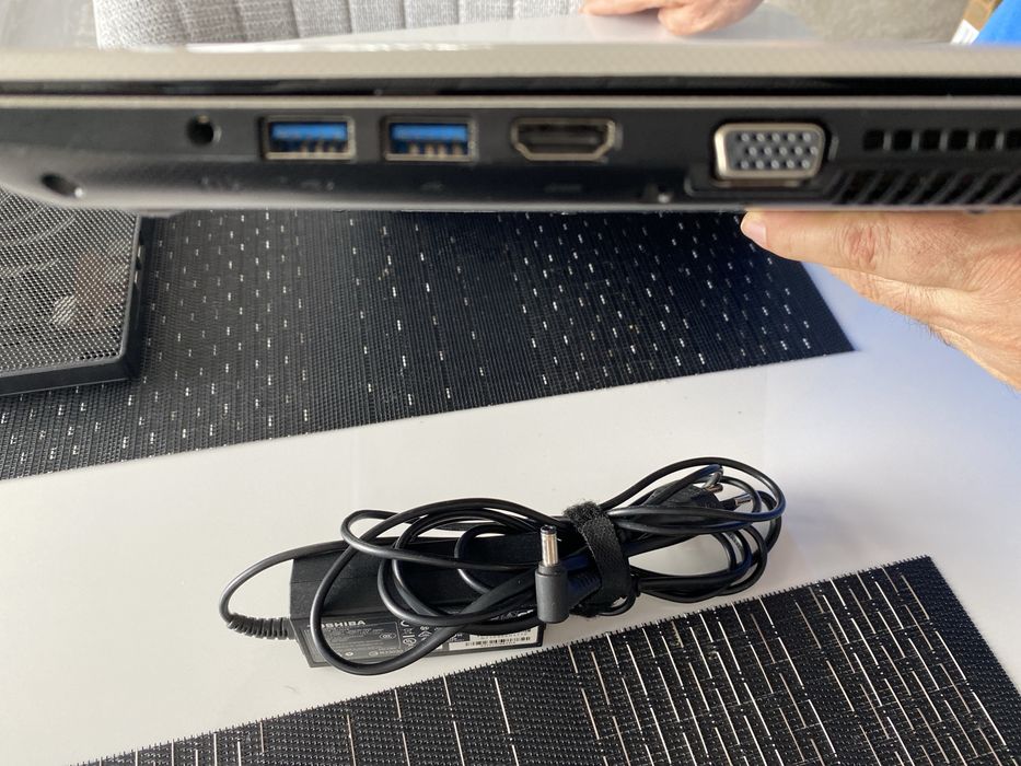 Laptop Toshiba  uszkodzony