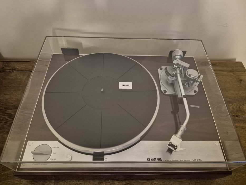 Gramofon vintage Yamaha YP-D51