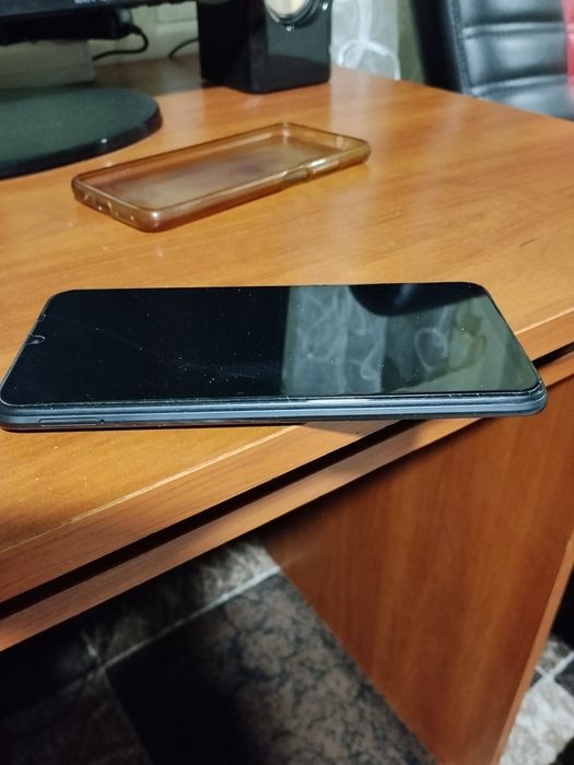 Телефон ксиоми покко3