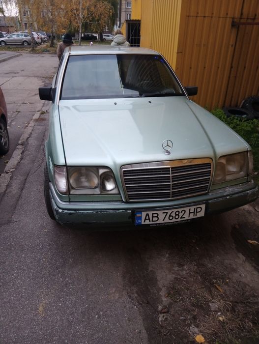 Здається в оренду дуже файний 124 мерс, дізель 2.5