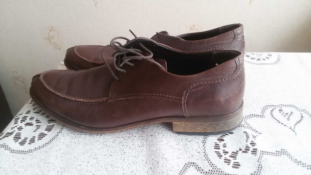 buty ,,split toe shoes"ze skory naturalnej