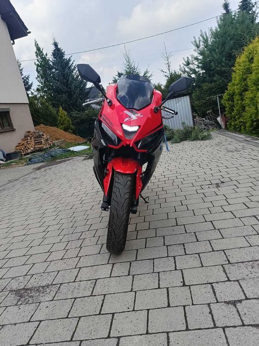 Piękny Czerwony Barton Blade R 125 (40 km przebiegu)