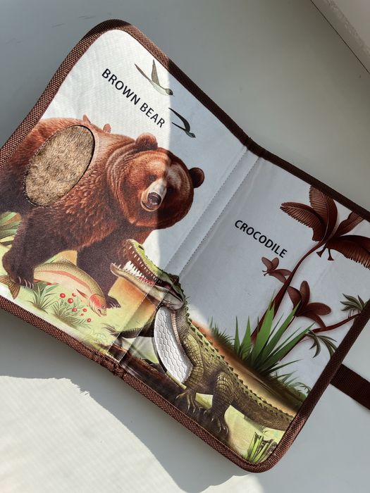 Тактильна книга з тваринами