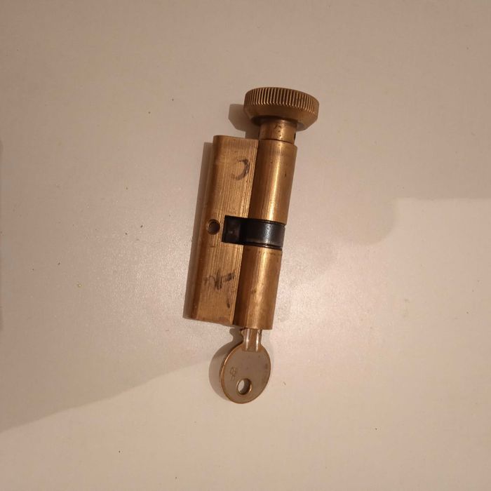 Латунные дверные ручки