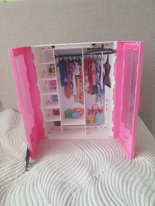 Шафа для речей ляльки Барбі гардероб шкаф