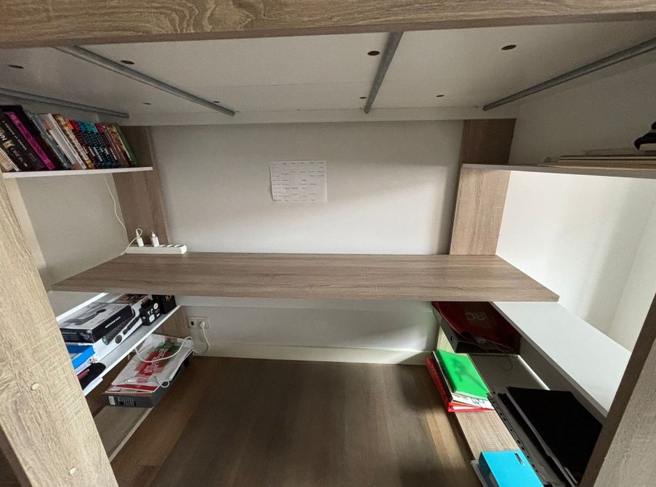 Cama Alta com Secretária e Arrumação – 90x200 cm