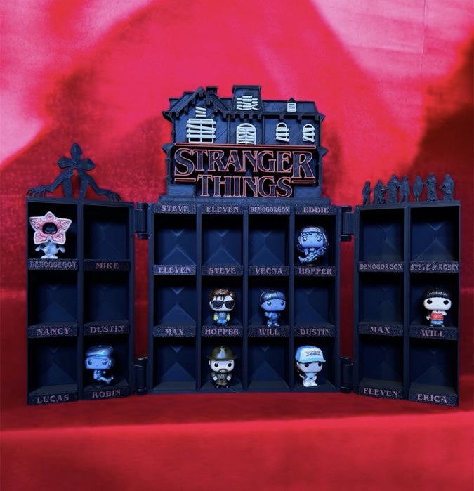 Pòłka , stojak na figurki kinder joy  Stranger Things