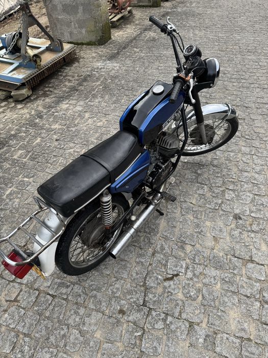 Motorizada Famel 111