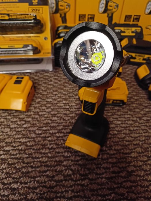 Dewalt dcl040 ліхтар фонарь фонарик деволт 165 люмен dcl043 dcb090