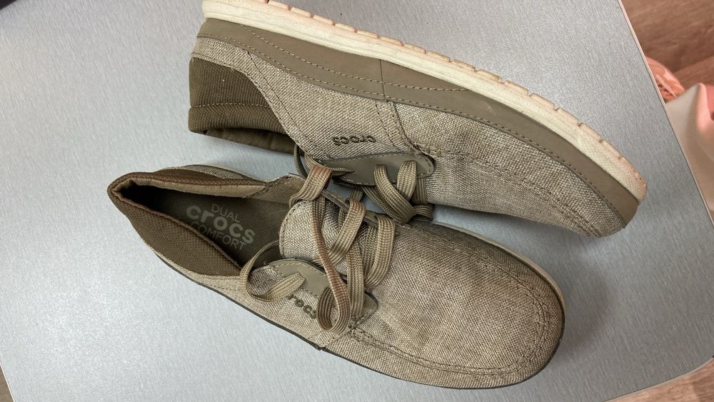 Чоловічі мокасини Crocs Dual Comfort, бежеві