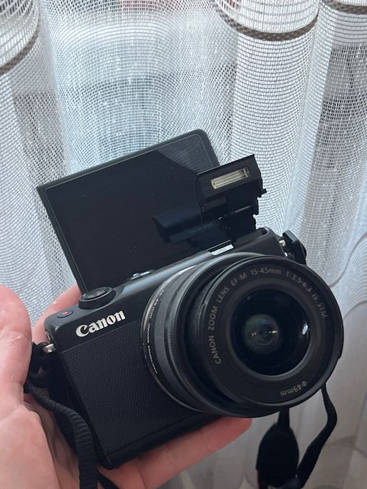 фотоапарат  canon eos m100