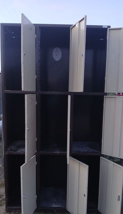 6 cacifos com 9 compartimentos  em ferro  entrega.