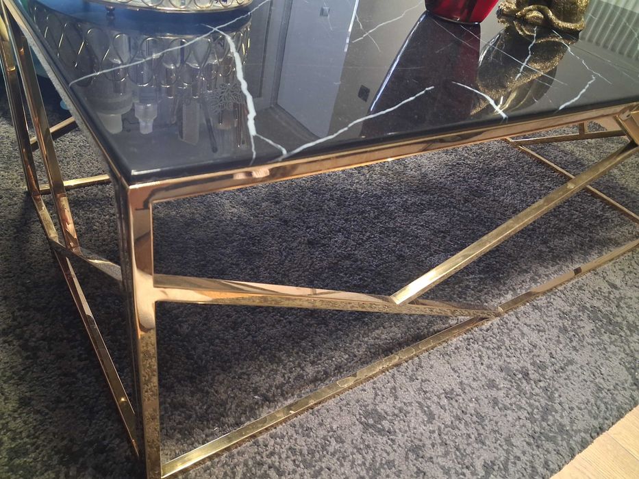 Stoł szklany zloty