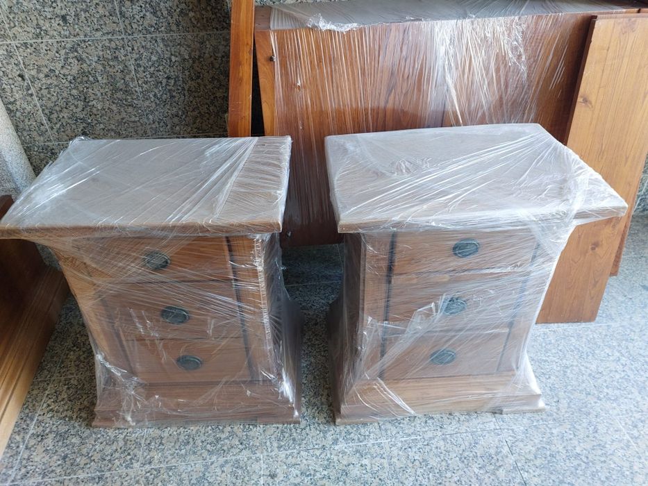 Conjunto mesas de cabeceira