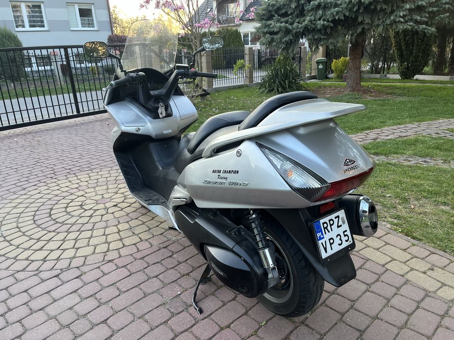 Honda silver wing 600