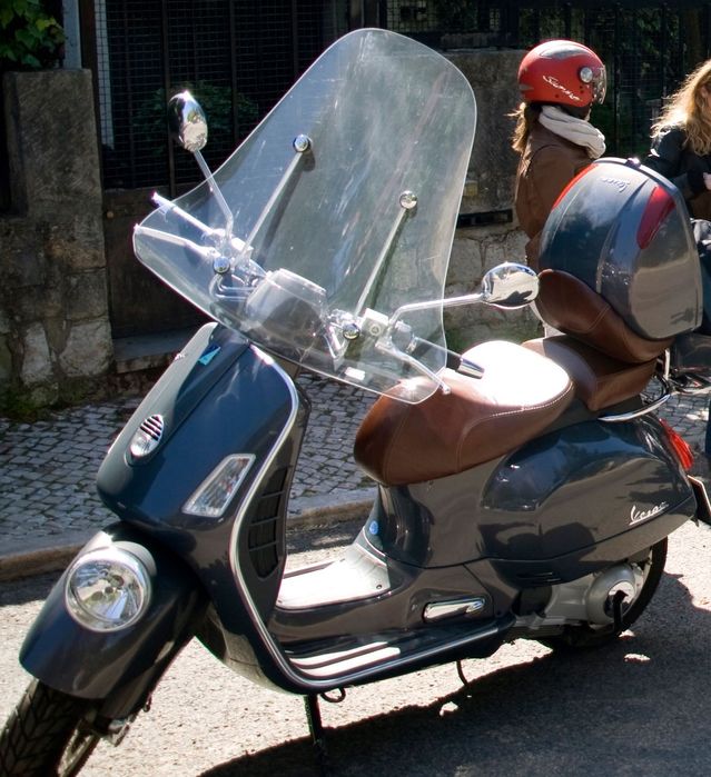 Vespa GTV 250 ie azul