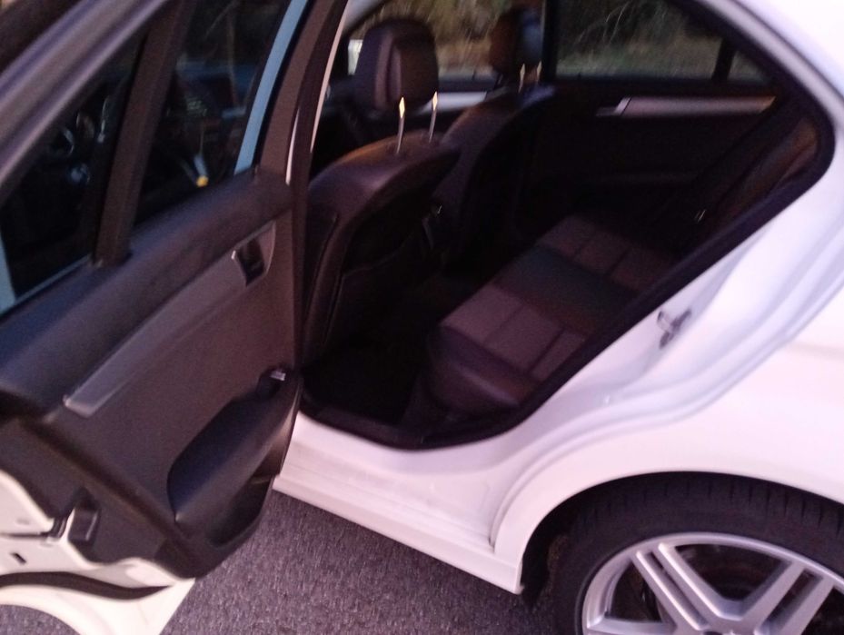 Vendo Mercedes Benz 220d de 2013