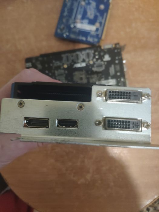 Відеокарта gt 240 asus gtx550Ti GTX 680