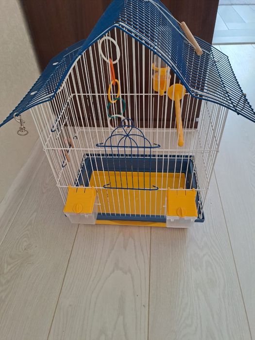 Продам клітку для папуг