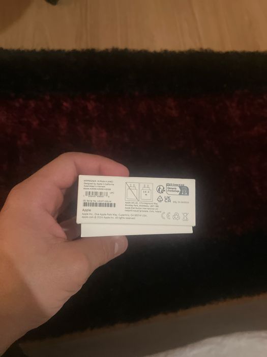 Airpods 4 com Cancelamento de Ruido